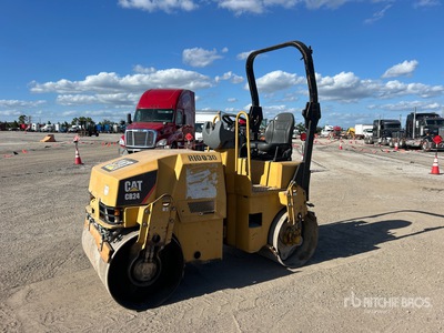 2012 Cat CB64 Compacteur  double bille