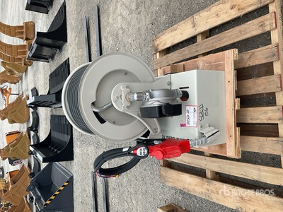 Metered 50 ft Diesel Fuel Reel w/ 12 v Pompe à carburant portable (Unused)