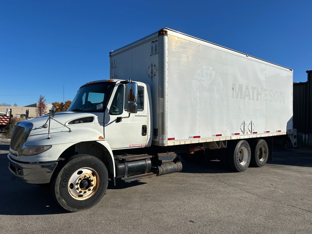 2008 International 4400 6x4 Van Truck