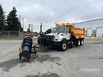 2005 International 7400 6x4 Snow Plow Truck
