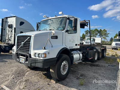 2006 Volvo VHD 8x4 Roll-Off Truck (Inoperable)