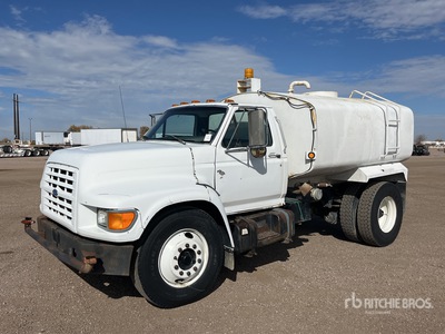 1996 Ford F-800 4x2 Water vrachtwagen