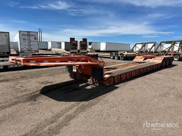 2006 Load King Tri/A Removable Gooseneck Lowboy Trailer