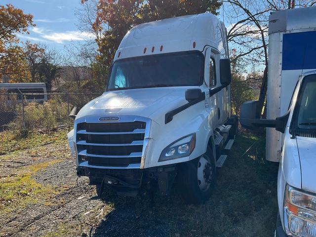 2022 Freightliner Cascadia 126 6x4 T/A Sleeper Truck Tractor (Inoperable)