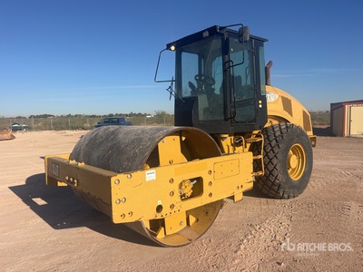 2012 Cat CS56B Compacteur à tambour lisse