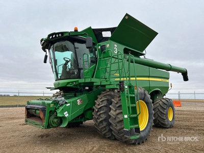 2013 John Deere S690 Combine Harvester
