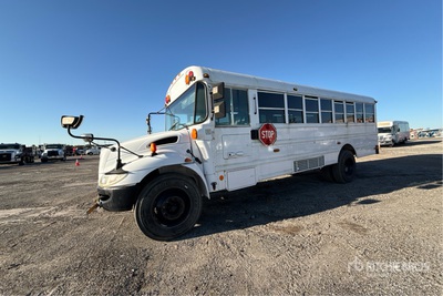 2009 International 3000 4x2 12-Seat Autobus