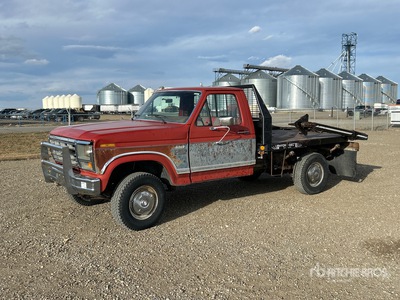 1986 Ford F-250 4x4 Bale Deck Truck