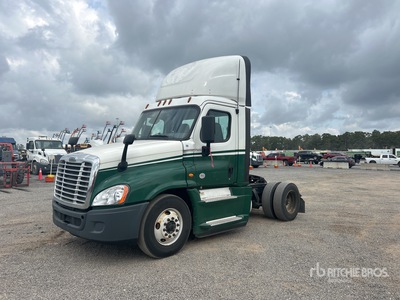 2016 Freightliner Cascadia 125 4x2 تراكتور شاحنة (أحادي المحور)