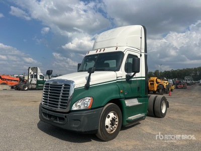2016 Freightliner Cascadia 125 4x2 تراكتور شاحنة (أحادي المحور)
