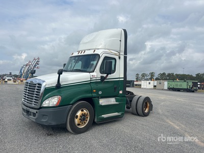 2016 Freightliner Cascadia 125 4x2 تراكتور شاحنة (أحادي المحور)