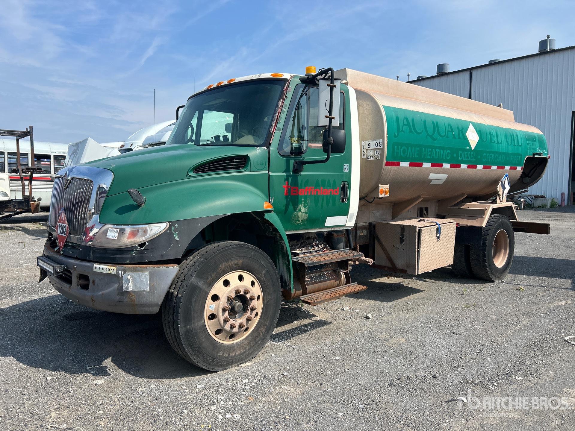 2007 International 4400 2800 gal 4x2 Tanker Truck (Inoperable)