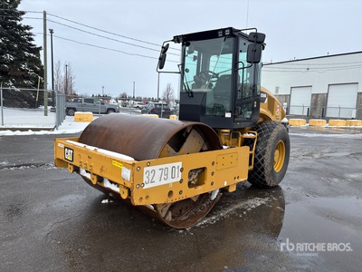 2017 Cat CS56B Smooth Drum Compactor