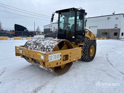 2017 Cat CS56B Smooth Drum Compactor