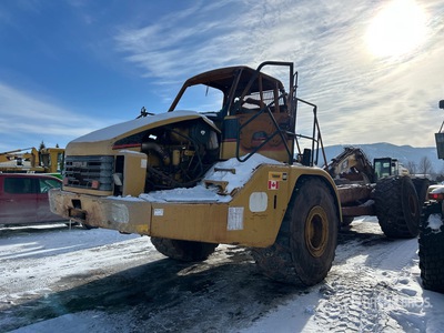 2006 Cat 740 Fuel and Lube Truck (Inoperable)