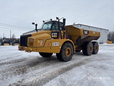 2017 Cat 745C Camion à benne articulé
