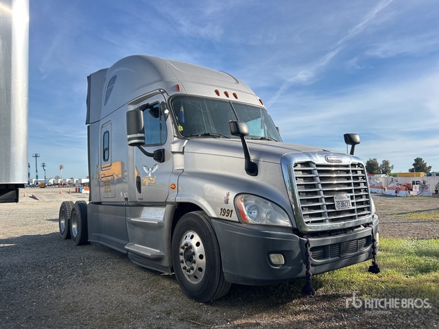 CAMIóN CAMAROTE 2016 FREIGHTLINER