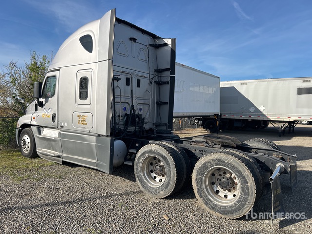 CAMIóN CAMAROTE 2016 FREIGHTLINER