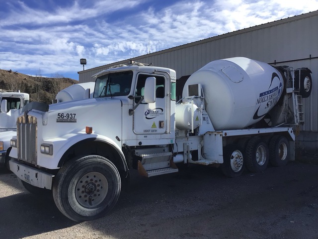 1999 Kenworth W900B 10x4 Mixer Truck