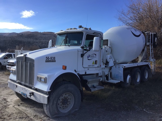 2000 Kenworth W900 10x4 Mixer Truck