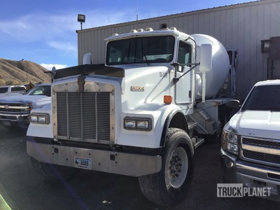 1999 Kenworth W900B 10x4 Mixer Truck