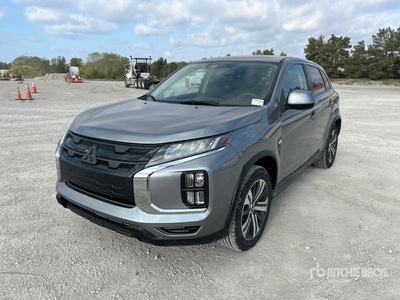 2021 Mitsubishi Outlander 4WD سيارة رياضية متعددة الاستخدامات