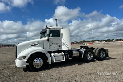 2013 Peterbilt 386 6x4 Ciągnik siodłowy T/A z kabiną dzienną