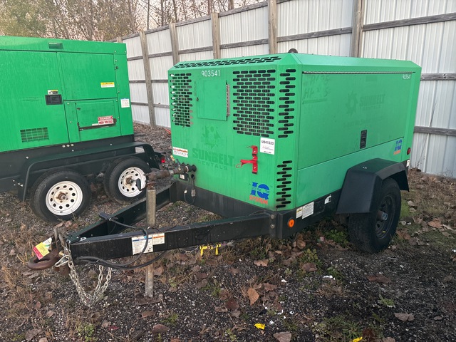 2016 Doosan P425/HP375WCU 375 cfm Mobile Air Compressor (Inoperable)