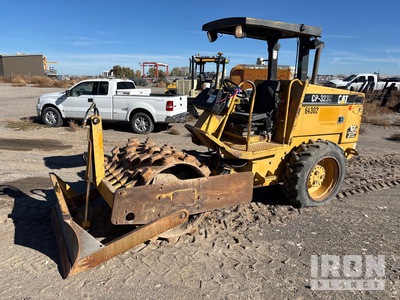 1999 Cat CP 323 C Padfoot Drum Compactor