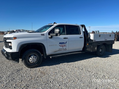 2024 Chevrolet Silverado 3500HD 4x4 Crew Cab Flatbed Truck