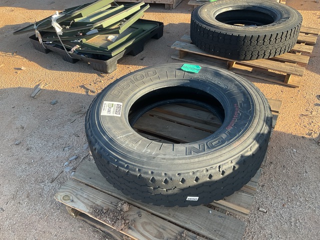 Dayton 11R22.5 Tire Dayton 11R22.5 Tire