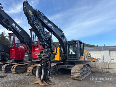 2023 Hyundai HX220 RB Tracked Excavator