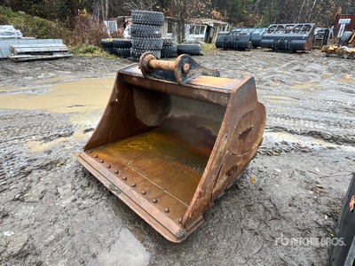 Daequip HE250 EQD30 67 in Cleanup Excavator Bucket - Fits Hyundai HX260L