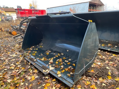 Hyundai HL970 121 in Q/C Wheel Loader Bucket - Fits Hyundai HL970