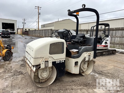 2000 Ingersoll Rand DD-24 Dubbele trommelwals