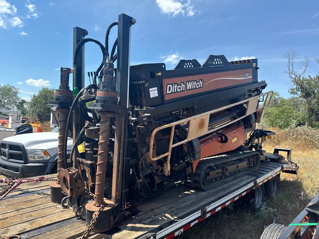 2015 Ditch Witch JT30 Directional Drill w/2021 Cam Superline Trailer