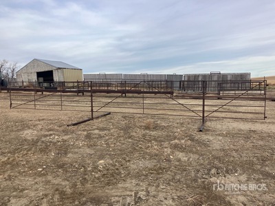 Quantity of (2) 34 Ft Panel para ganado