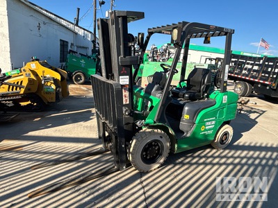 2016 Mitsubishi FG25NGLP 4500 lb Cushion Tire رافعة شوكية