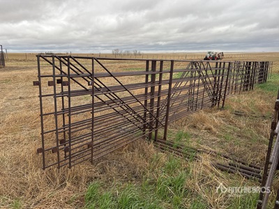 Quantity of (5) 24 ft Livestock Panel