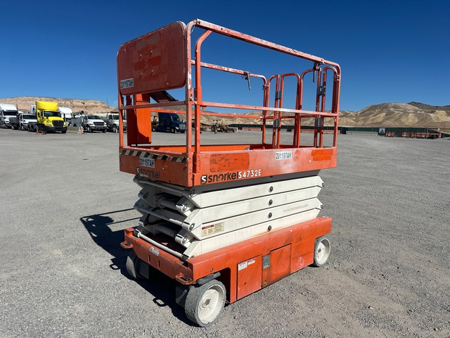 2017 Snorkel S4732E Electric Scissor Lift