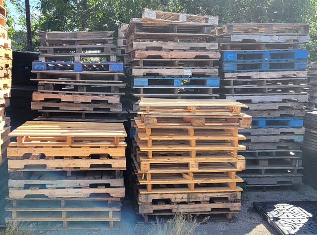 (200) Wooden Pallets