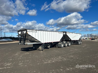 2017 Berg GT328 Super B-Train Grain Trailer