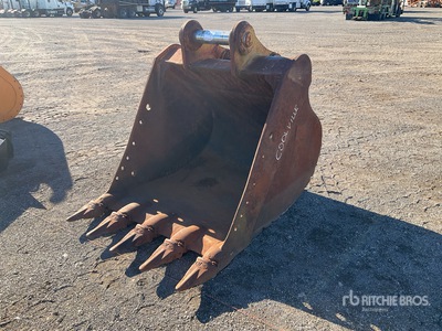 52 in Digging Excavator Bucket