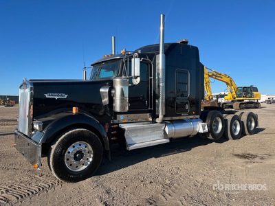 2011 Kenworth W900 8x4 تراكتور شاحنة بسقف (ثلاثى المحور)