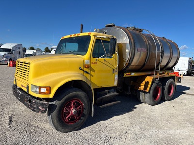 1991 International 4900 6x4 Water vrachtwagen