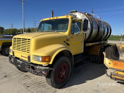 1991 International 4900 Water Truck