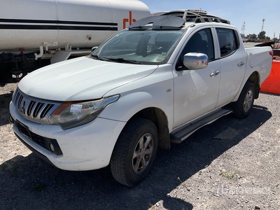 2016 Mitsubishi L200 4x4 Crew Cab Camioneta / Ophalen