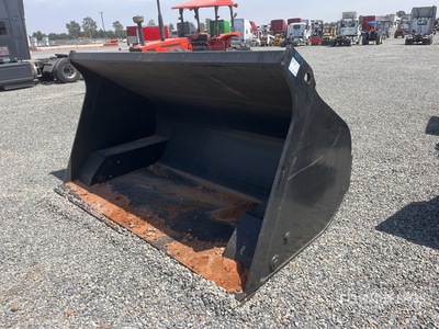 John Deere 112 in Roll-Out Wheel Loader Bucket - Fits John Deere 624 - 644