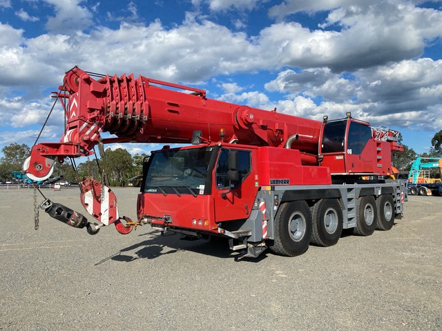 2006 Liebherr LTM1090-4.1 90 ton 8x6x8 w/ 1984 Freighter Tri/A Flat Bed Trailer All Terrain Crane 2006 Liebherr LTM1090-4.1 90 ton 8x6x8 w/ 1984 Freighter Tri/A Flat Bed Trailer All Terrain Crane