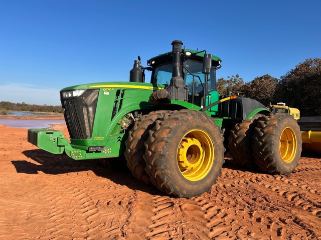 2017 John Deere 9570R Scraper Special Scraper Tractor